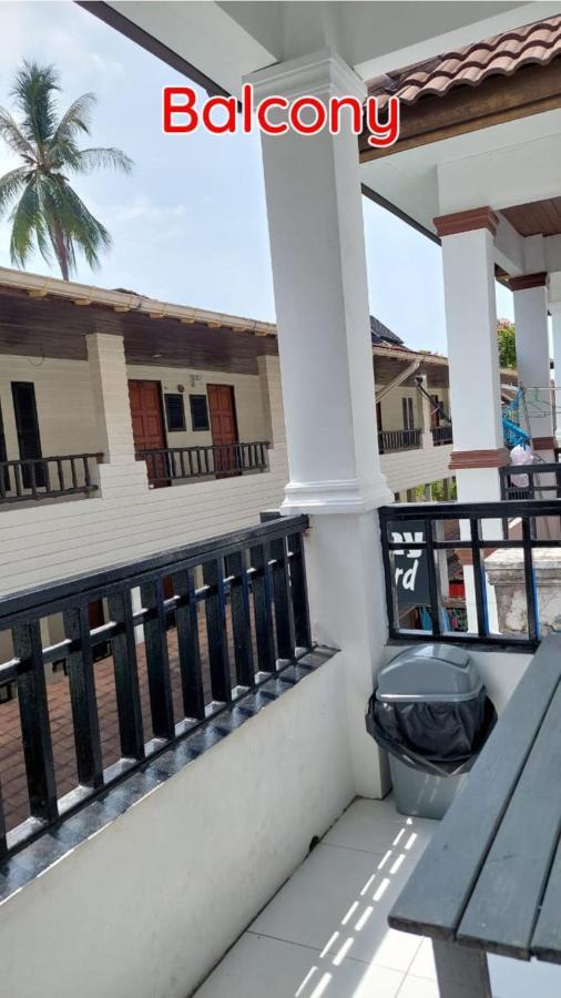 Dormsin Social Hostel Phi Phi Don Exterior photo